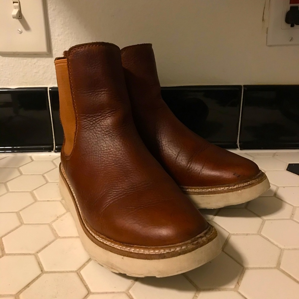 Clarks Trace Cora Chelsea Boot size 7